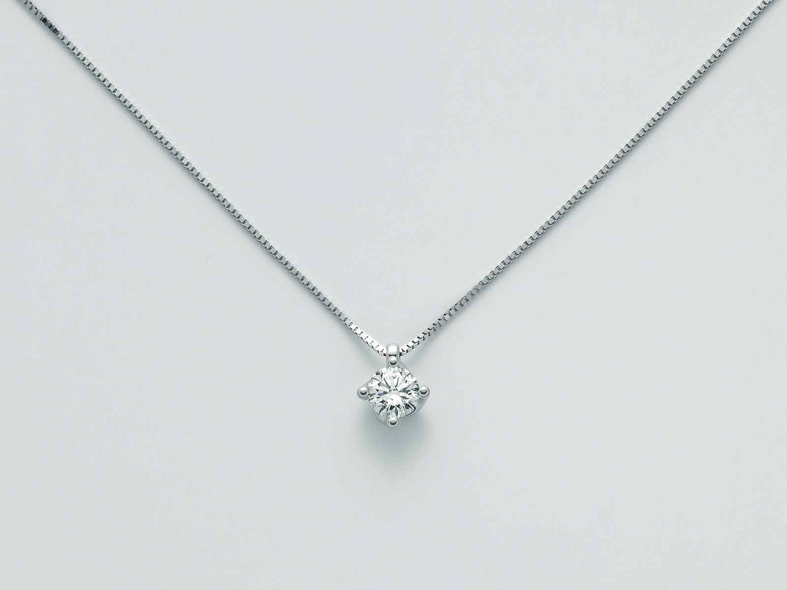 Miluna Collier